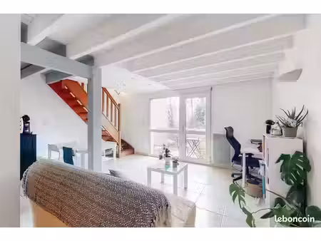 appartement t2 en duplex de 48 m² au sol dans petite copropriété – quartier hippodrome à n
