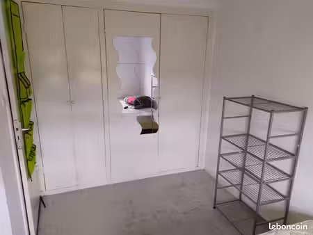 ? chambre en colocation conviviale – 3 personnes au total – proche bois du burck