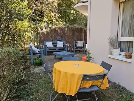 nantes canclaux — t2 de 41 m² refait à neuf avec jardinet au bord de l'eau