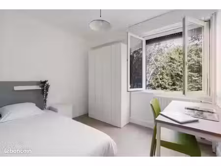 studio 1 pièce 14 m²