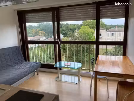 studio meublé lumineux 17 m2