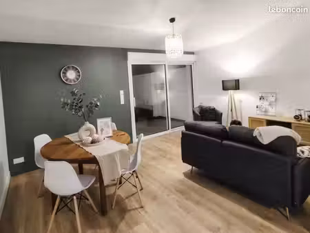 maison pierre rénovée 73 m² + jardin privé | 2 ch