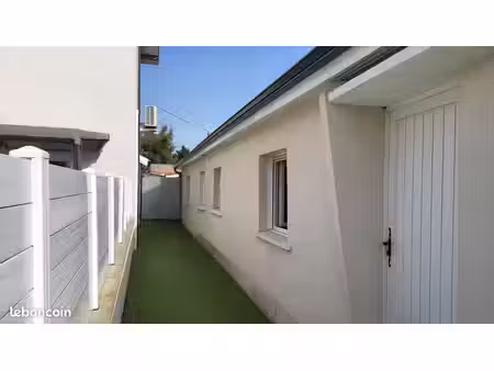 maison de ville entierement meuble avec terrasse