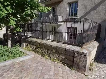 appartement rdc avec cour le malzieu ville