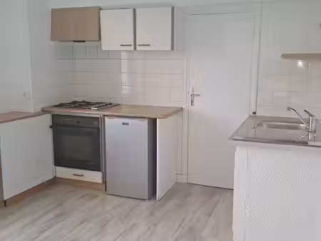 f2 centre ville 49m2 st chely