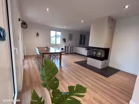 villa 9 pièces 95 m²