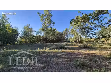terrain 4 603 m² agen