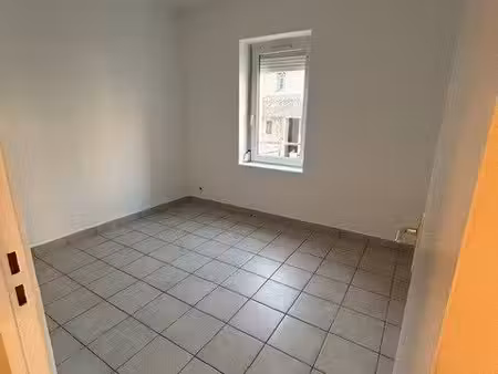 studio 1 pièce 32 m²