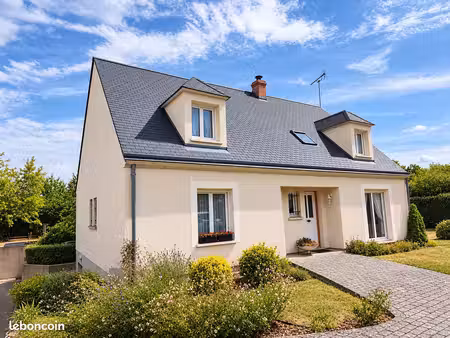 maison familiale 163 m² – 5 chambres – terrain 1 476 m² – sous-sol complet 104 m²– cercott