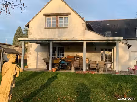 joli maison bord de loire  beaucoup de caractère  grande cave  très jolie et à visiter