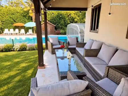 belle maison avec piscine