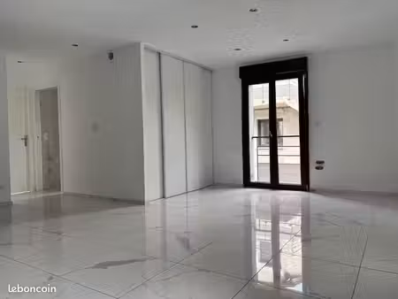 location appartement 58.75 m2 - 2 chambres- terrasse privative