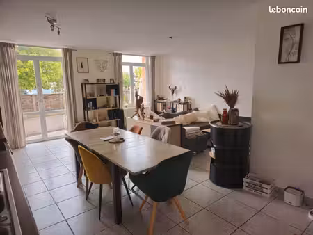 appartement 3 pièces  72 m² plus terrasse roche la molière