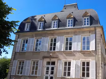 manoir rénové de 5 chambres disponible octobre 26