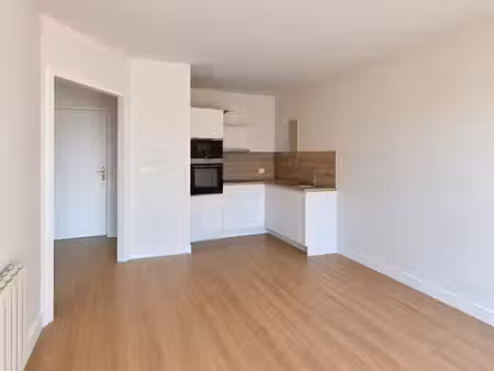 appartement rénové de 43m2 garage et cave  sans frais d'agence