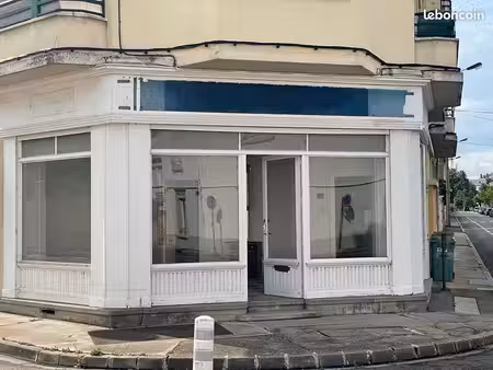 local commercial 68 m² roanne