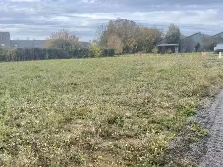 terrain à bâtir de 458 m² à la membrolle-sur-longuenee (49)