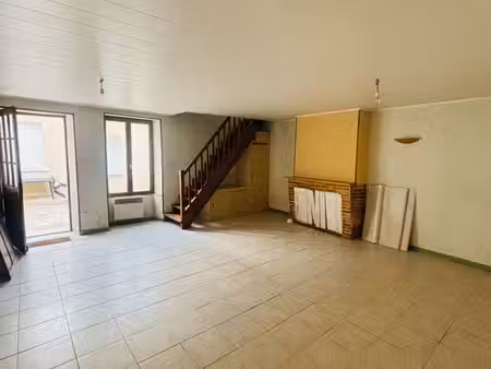 maison de bourg 4 pièces  2 chambres  centre du lion-d'angers