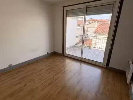 t3 65 m² avec 2 terrasses  climatisation et garage