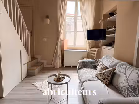 charmant studio duplex rénové de 29 9 m² – emplacement exceptionnel – place masséna  nice