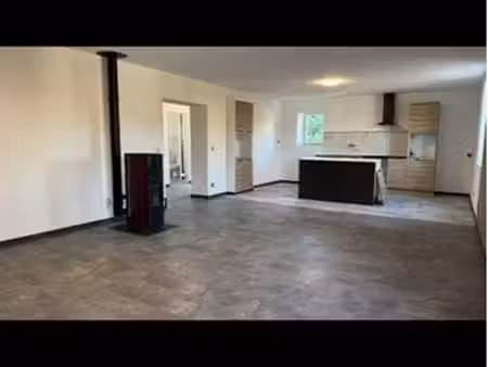 t2 spacieux 75 m² + garage – fumel – 550 hc