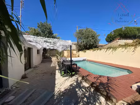 une maison de 125m2 avec piscine  qui a tout pour plaire à s