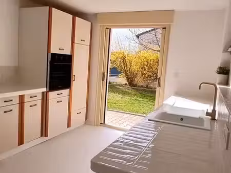 maison proche commerces