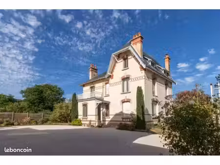 vente propriété de caractère avec vue sur les vignes à ville-dommange (51390)