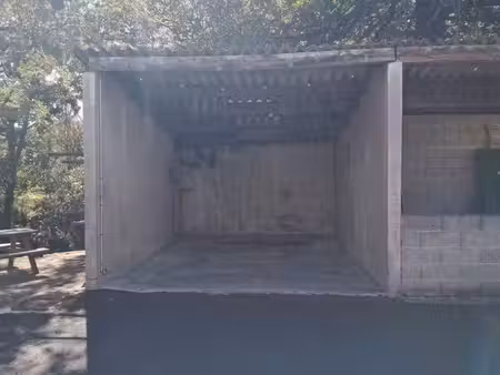 grand garage ouvert