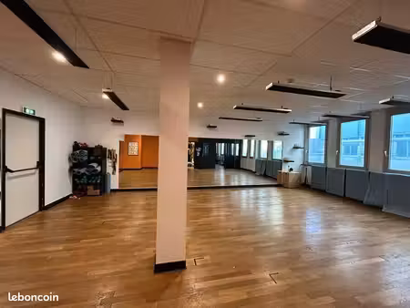 bureaux 122 m²