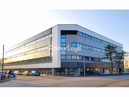 bureaux 566 m²