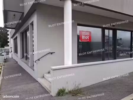 local commercial 218 m²