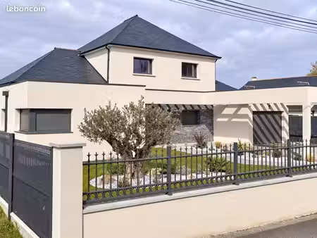 maison contemporaine 2019 avec piscine intérieure – 235 m² – juigné-sur-loire