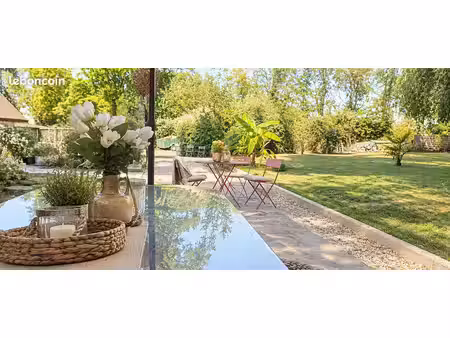 longère en pierre rénovée – 204 m² – terrain 3 600 m² avec étang