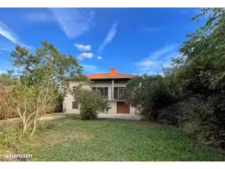 maison 8 pièces 228 m²