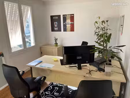 bureau 14 m² à louer – espace coworking professionnel et convivial