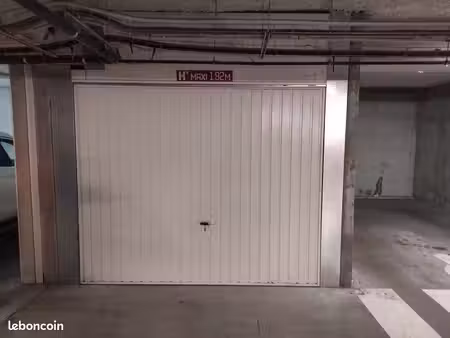 location garage fermé
