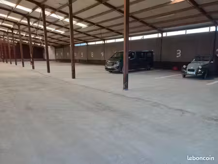 box de stockage et emplacement véhicules à louer