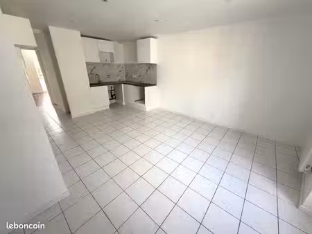t2 refait à neuf – 41 m² – centre-bourg vritz (vallons-de-l’erdre)