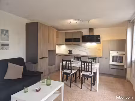 les ecureuils  maison meublée t2 avec jardin  uniquement réservé pour 1 étudiant  porniche