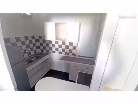 location t2 vide à l'année