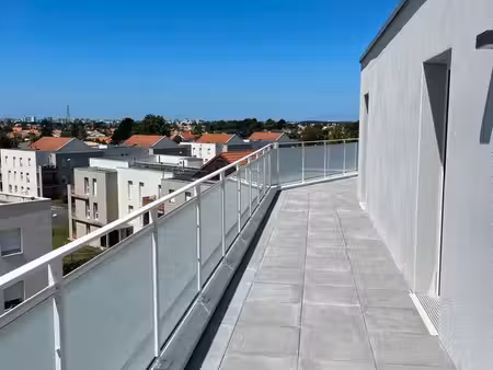 t3 avec terrasse – résidence récente – saint-sébastien-sur-loire (route de clisson)