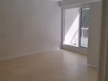 t4 lumineux de 80 m² avec 3 chambres  loggia et cave – saint-herblain