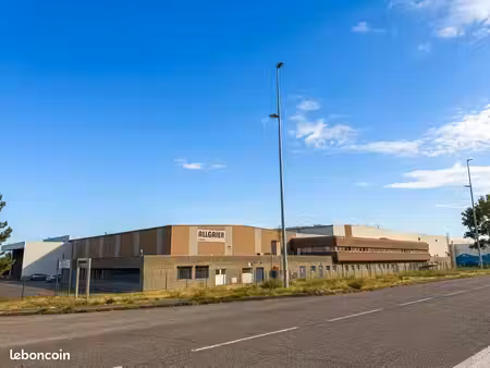 local d'activité 17 956 m²