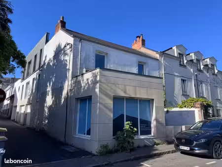 bureaux 262 m²