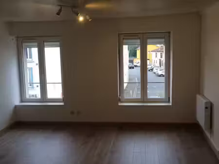 particulier loue f2 centre ville champigneulles 360 eur charges comprises