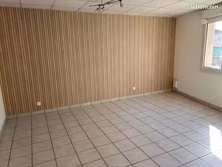 t3 80 m2 rez de chaussée avec garage