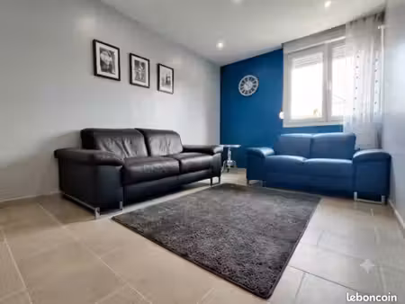 appartement f4 ( salon + 3 chambres )