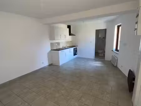 studio 27m² rdc avec cour