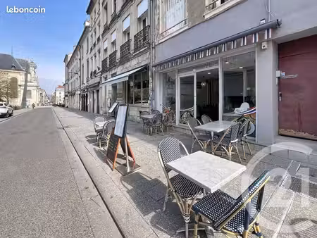 restaurant 100 m²